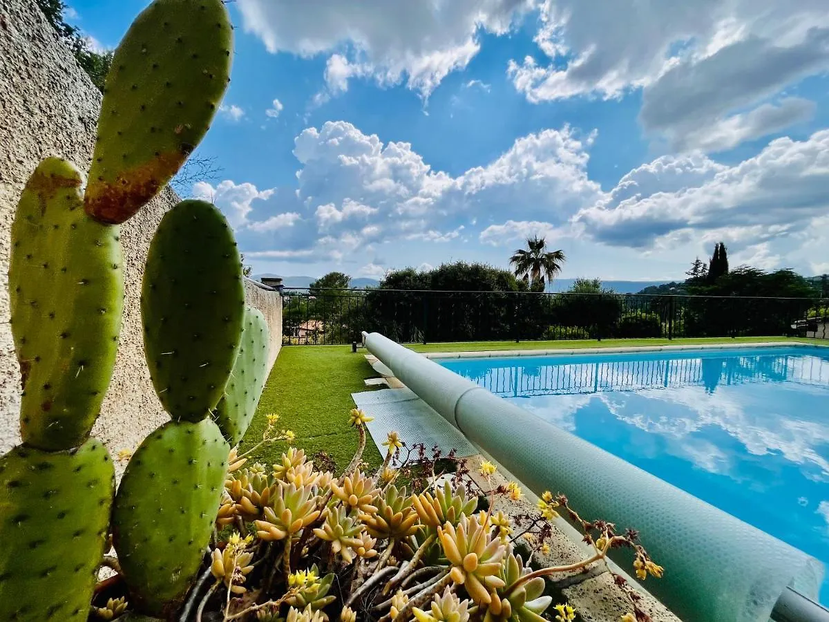 Holiday home Chez So And Lo Villa Gareoult